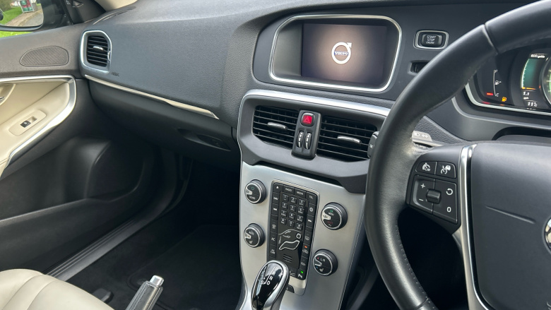 Volvo V40 T3 [152] Inscription 5dr Geartronic Petrol Hatchback